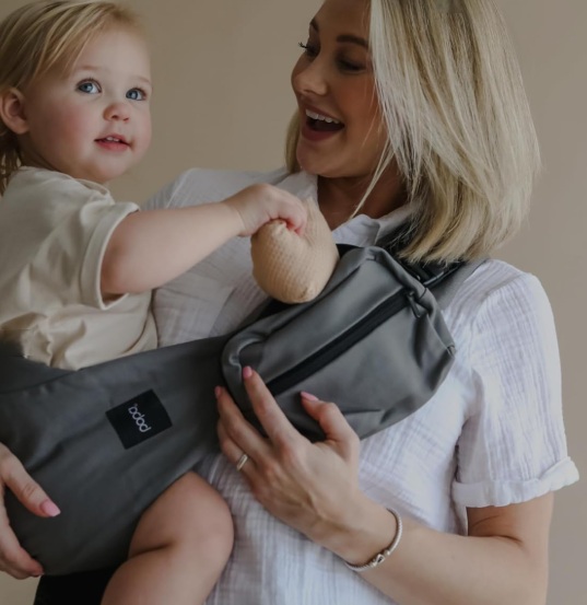 Skladný bedrový nosič Boba Buddy v cestovnom vrecku